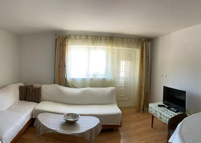 On The Ground Floor Apartament Duće